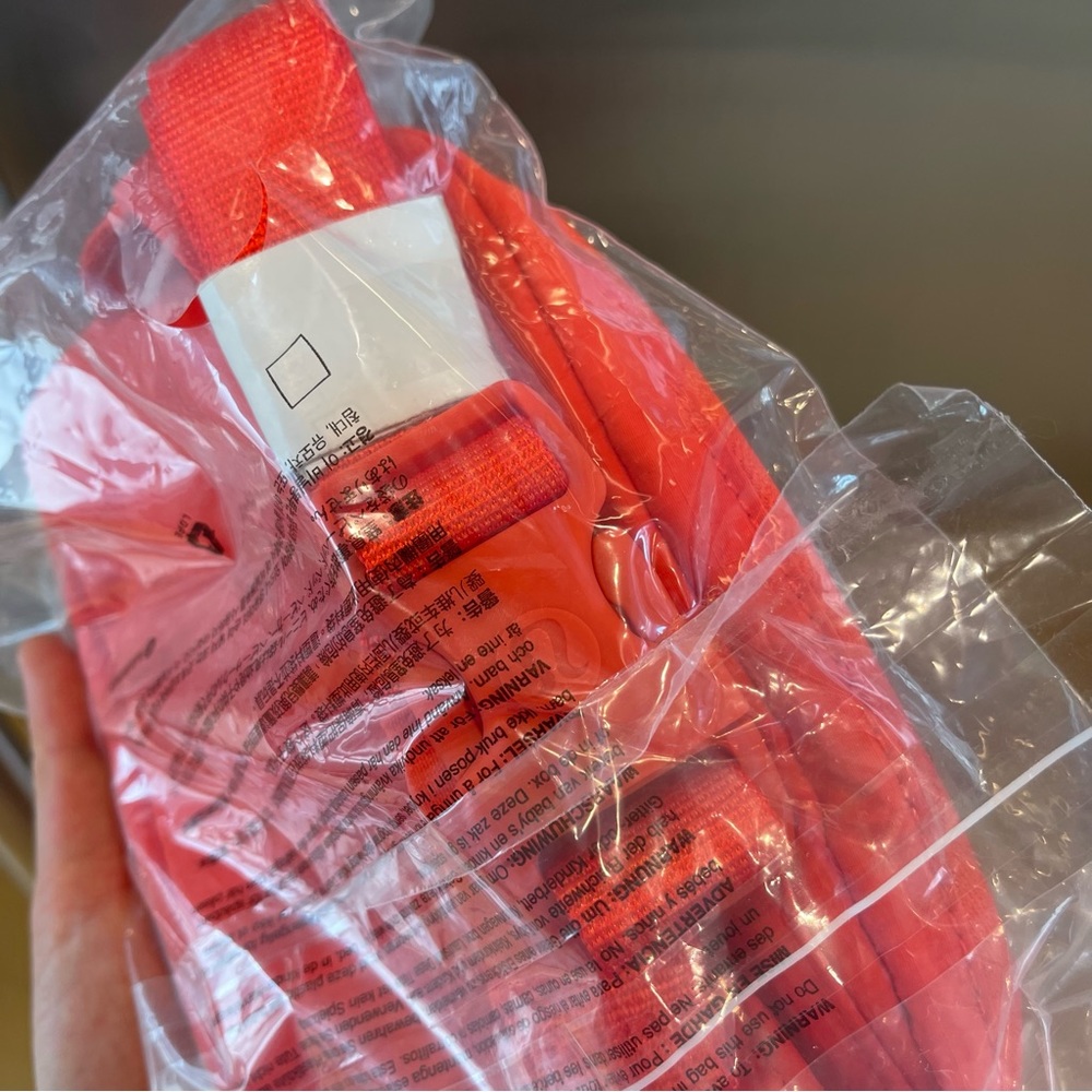 NWT Lululemon Red Mini Belt bag .7L size , solar orange / white - Picture 7 of 16